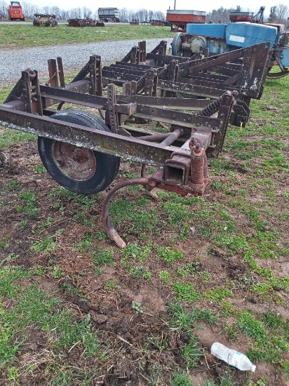 CHISEL PLOW