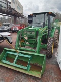 JOHN DEERE 5075 E TRACTOR & FORKS - 1800 HOURS