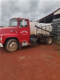 FORD F700 TRUCK - NO TITLE OR BRAKES -  GOOD MOTOR AND TRANSMISSION WITH SP