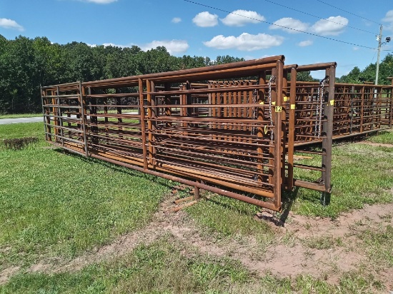 9 CORRAL PANELS/ 1 PANEL WITH GATE 24 FT LONG