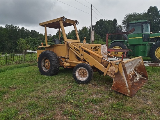 FORD 550 WITH FRONT END LOADER (RUNS) 0501.6 HRS
