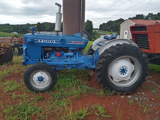 FORD 3000 TRACTOR - 621 HOURS