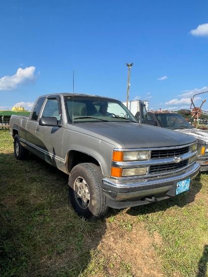 1998 CHEVY Z71 4X4 TRUCK- HAS TITLE - 185K MILES