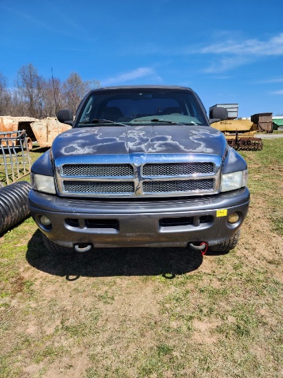 DODGE TRUCK- 2001 4X4 300,000 MILES