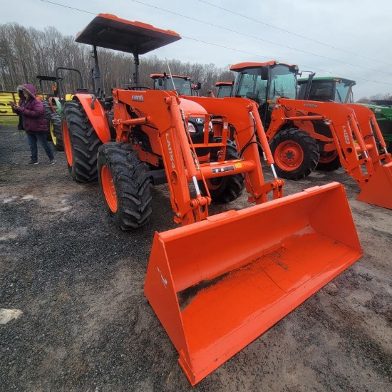 KUBOTA M7060 W/ LOADER - 369 HRS