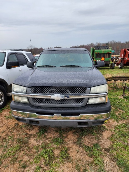 CHEVY 03 MODEL TRUCK 106K MILES - WILL BRING TITLE