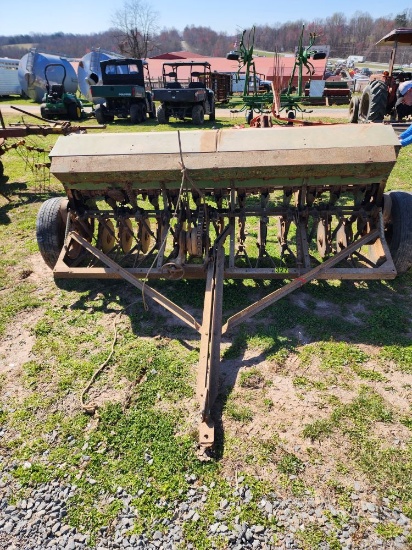 JOHNE DEERE GRAIN DRILL