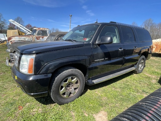 BLACK ESCALADE ESV - W/ TITLE - WONT TURN OVER