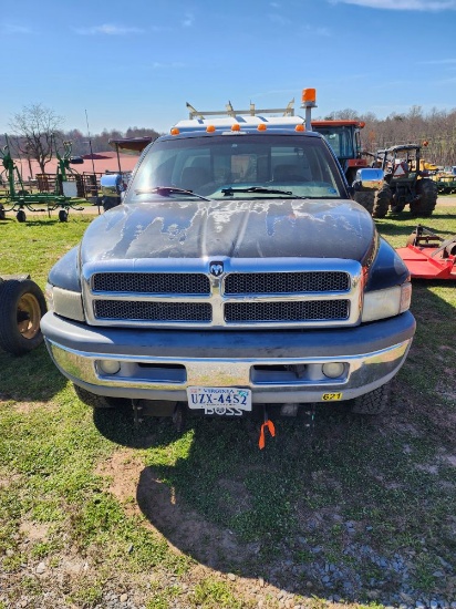 1997 DODGE 2500 4WD WITH 199,000 MILES - HAS TITLE