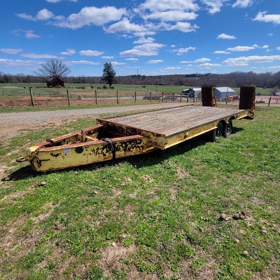 DUAL AXLE FLAT DECK TRAILER - YELLOW W/ PINTLE HITCH AND RAMPS