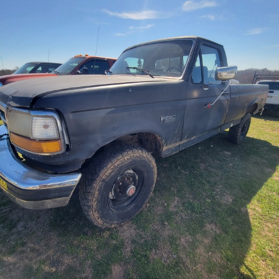 92 FORD F250 DIESEL 4WD (BRINGING TITLE MONDAY)