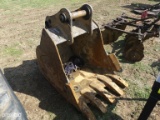 BUCKET 80 MM PIN COME OFF OF A 160 JOHN DEERE EXCAVATER