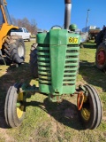 JOHN DEERE TRACTOR W/ QUICK HITCH / RUNS