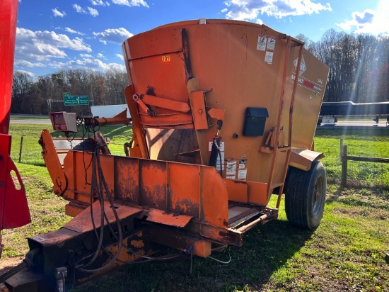 KUHN KNIGHT MODEL 5144 VERTICAL MIXER- 2 AUGERS