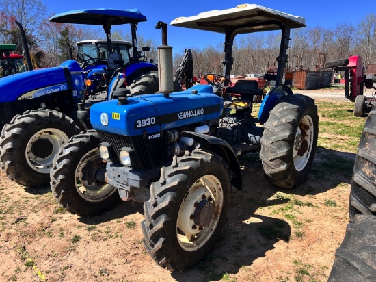 NEW HOLLAND 3930 TRACTOR