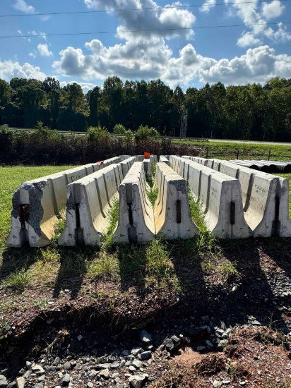 T-Lock 12' Jersey Barriers