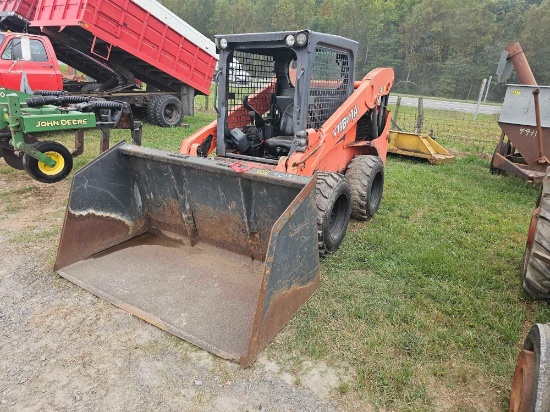 Kubota SSV75 w/Bucket