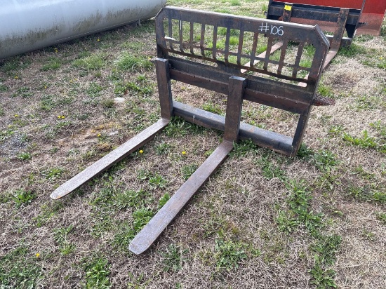 Skidsteer Forks