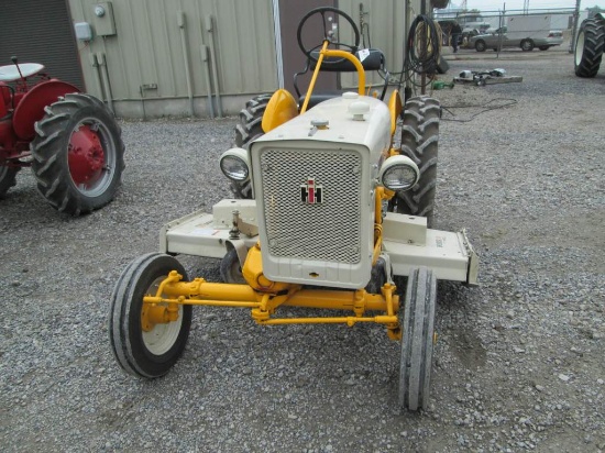 INTERNATIONAL HARVESTOR  CUB LOBOY