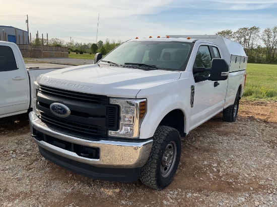 2018 Ford F250 w/ Service Bed