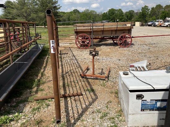 24ft Stand-up Metal Panel with 8ft Gate