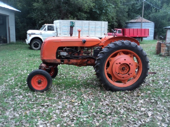 1948 CO-OP E3 Antique Tractor