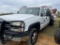 2005 CHEVROLET 2500 TRUCK, 4WD, WITH TRIP HOPPER FEEDER WITH HYDRO BED, VIN
