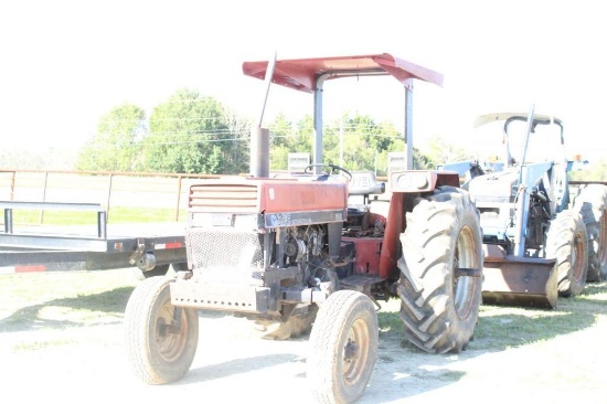 585 International Case Tractor 2WD, SERIAL NO. 359022413021424 RUNS, SHOWING 1674.3 HOURS