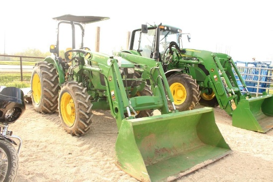 5075 E JD TRACTOR, FRONTEND LOADER W/BUCKET, RUNS, SHOWING 244.1 HOURS