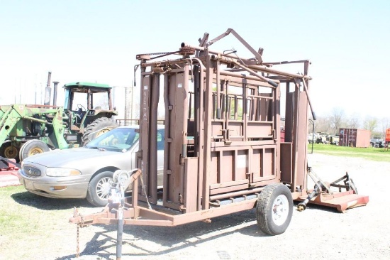 BLATTNER CATTLE WORKING CHUTE