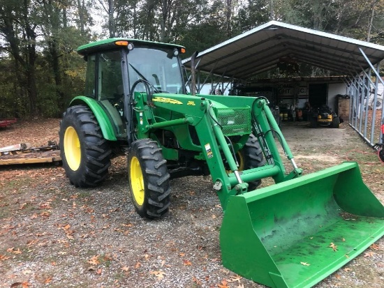 JOHN DEERE TRACTOR 5101E WITH JOHN DEERE FRONTEND LOADER MODEL: 563, SHOWING 2300 HOURS, 4X4, RUNS