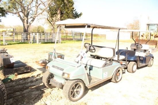 CLUB CAR GOLF CART WITH RADIO & CHARGER SN A0045-955226, RUNS