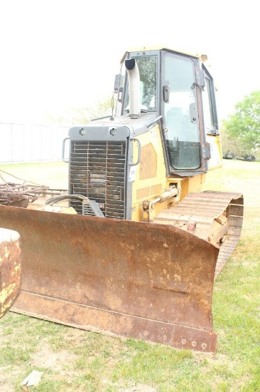 JOHN DEERE CRAWLER DOZER 450J, SHOWING 8056.6 HOURS, WILL RUN, IT04501XPCD220053