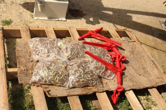 5 COUNT OF 3/8IN. 20' G70 CHAINS & 3 COUNT OF 9200LB RATCHET BINDERS