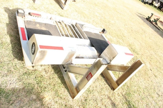 HEADACHE RACK FOR SEMI TRUCK