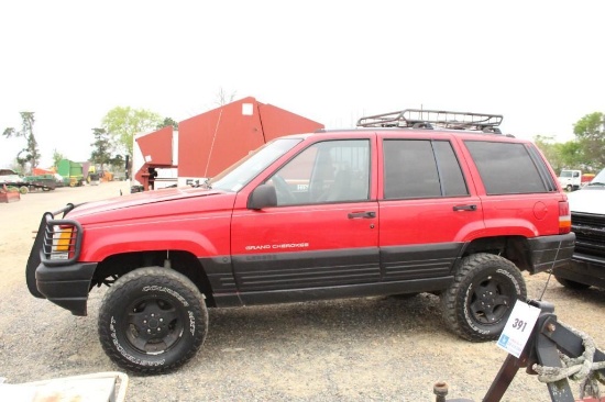 1996 Jeep Grand Cherokee, VIN # 1J4FX58S7TC249496, RUNS, SHOWING 270474 MILES