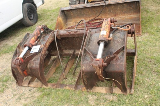 QH 60'' GRAPPLE SKID STEER ATTACHMENT