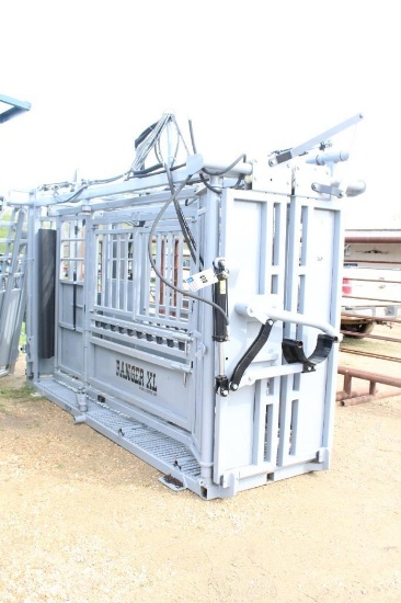 RANGER XL HYDRAULIC SQUEEZE CHUTE WITH GAS ENGINE FOR PUMP,