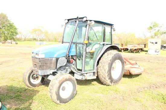 NEW HOLLAND TN55D TRACTOR, RUNS, MODEL: TNTTD, SN: 8035 05B, SHOWING HOURS?