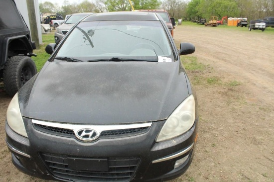 2009 Hyundai Elantra Touring Passenger Car, VIN # KMHDC86E59U041638, RUNS, TITLE IN HAND,
