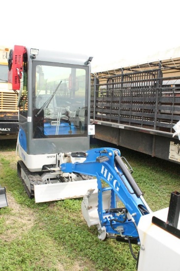 2024 HFG ENCLOSED CAB MINI EXCAVATOR W/HYDRAULIC THUMB, HEAT & AC, NEW, RUNS, SN: HF2024061020