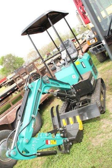 2025 AGT MH12R MINI EXCAVATOR W/THUMB- RUNS, MODEL:MH12R, TEAL & BLACK