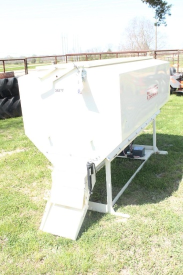 PATRIOT AUTOMATIC COW FEEDER, SERIAL NO. 39277, WORKS COMES WITH REMOTE & OWNER MANUAL- (IN OFFICE)