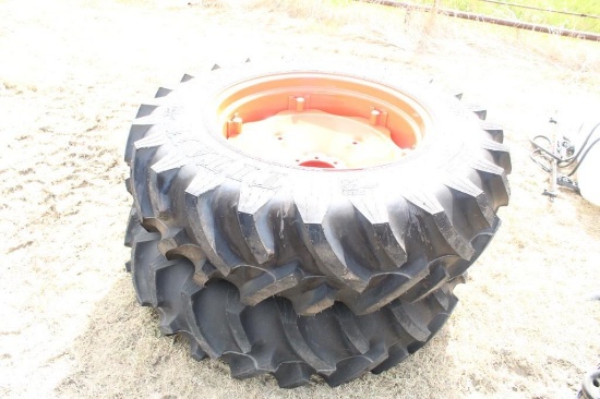 2CT NEW TRACTOR TIRES ON KUBOTA RIMS 13.6-28