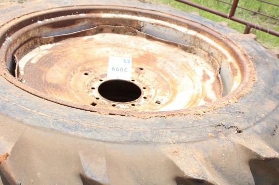 2CT TRACTOR TIRES & RIMS 15.5-38