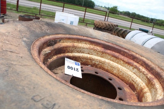 2CT TRACTOR TIRES & RIMS 23.1-26