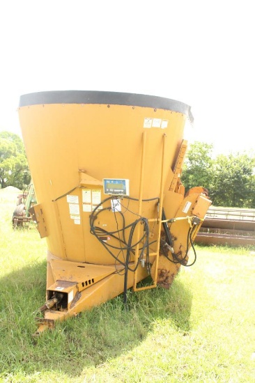 5055 KNIGHT VERTI-MAXXMIXER