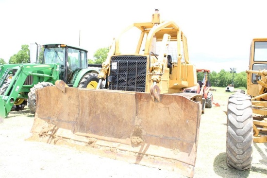 JOHN DEERE 850B LONGTRACK DOZER, RUNS/DRIVESSHOWING 12368 HOURS