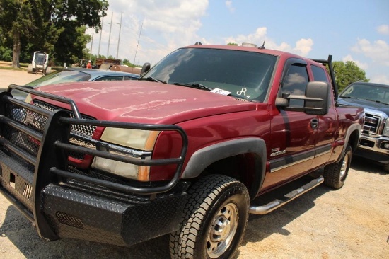 2004 CHEVROLET DURMAX 2500, DIESEL, RUNSSHOWING 315,100; WT: 6084VIN: 1GCHK29284E250530