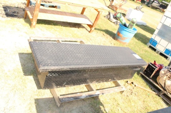 TRUCK BED TOOL BOX